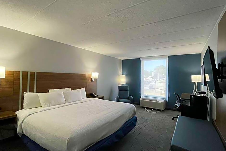 Days Inn & Suites by Wyndham Springfield OH
