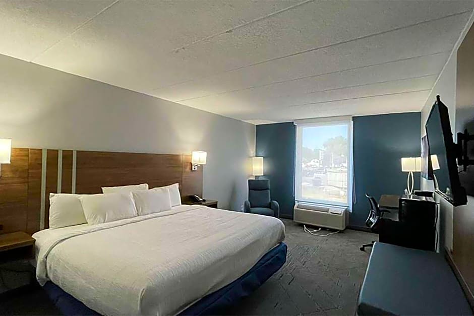 Days Inn & Suites by Wyndham Springfield OH