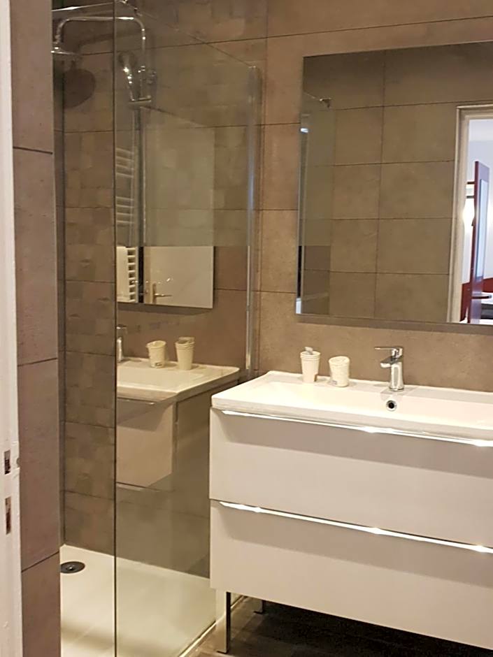 Le Clémenceau Hôtel et Appart'hôtel & Restaurant "Gare Sncf" centre ville