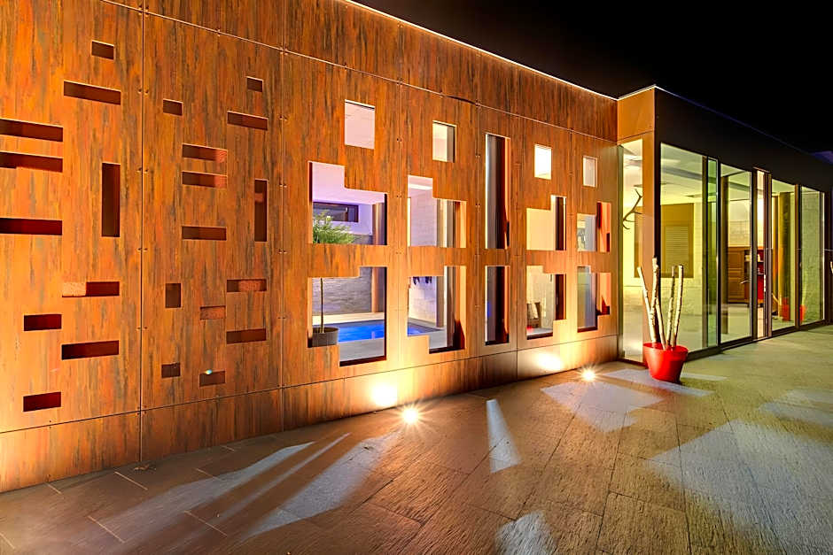 Le Chateau de Candes, sa Tour et ses Suites.