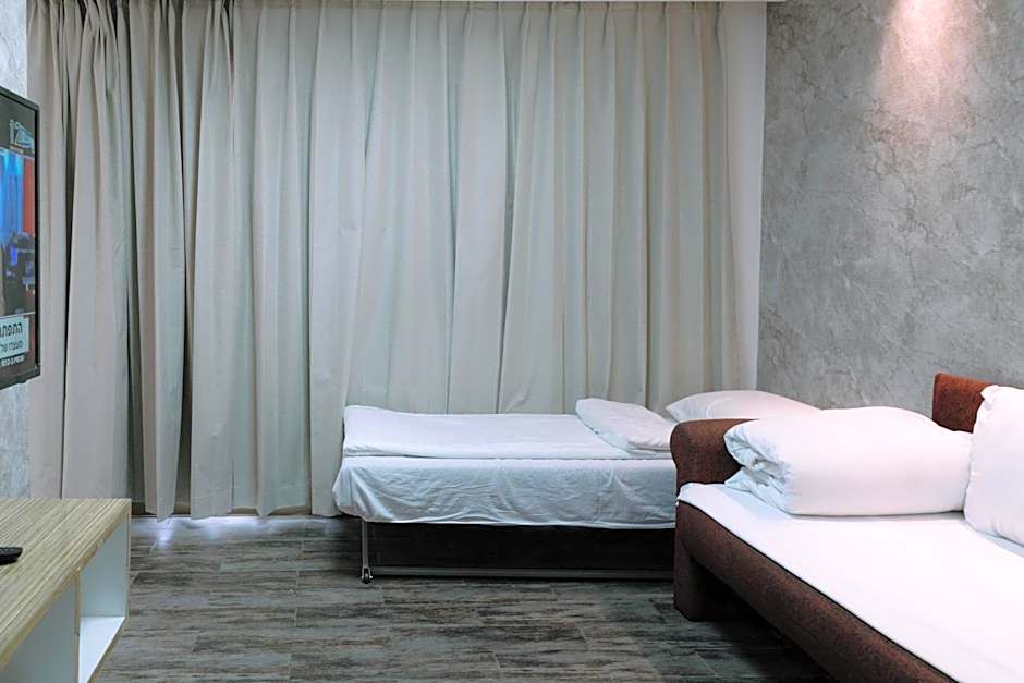 Rich Luxury Suites - Renovated