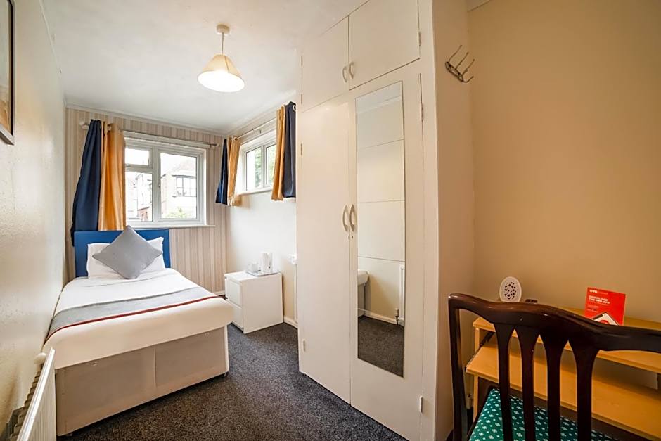 Devine Beach Hotel, Westcliff Southend-On-Sea