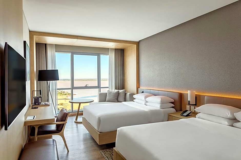 Foto 1 daripada 3 — Superior 2 Double Beds, River View