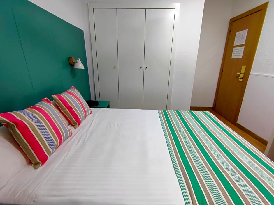 Yomo Hostal BCN Port