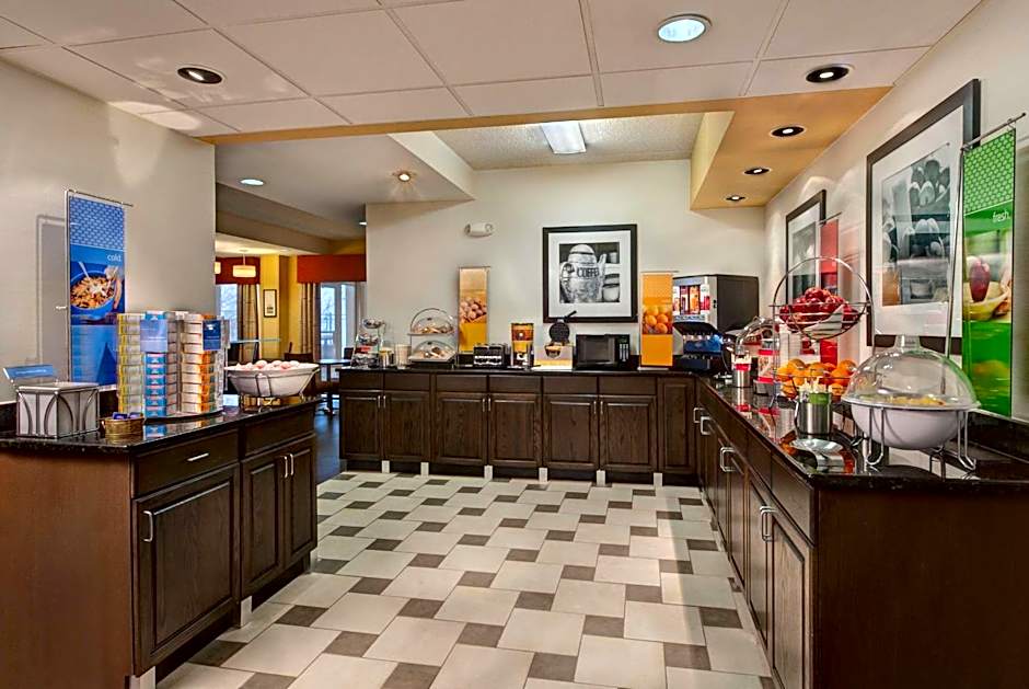 Hampton Inn By Hilton Milwaukee-Northwest