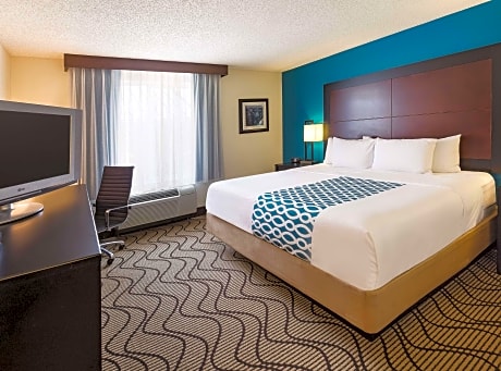1 Queen Bed Non-Smoking
