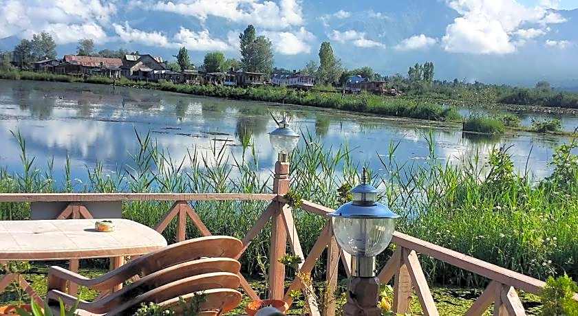 Houseboat Zaindari Palace