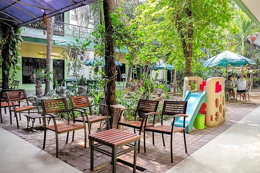 RedDoorz near Juanda International Airport