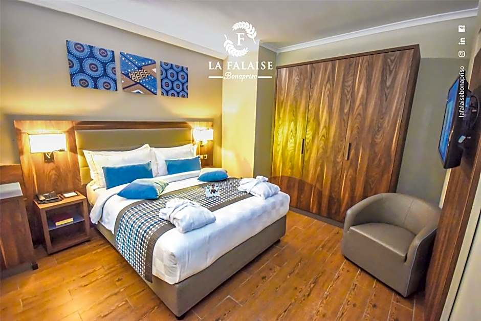 Hotel La Falaise Bonapriso