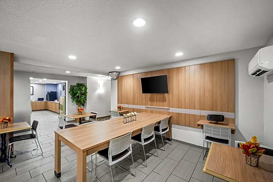 Microtel Inn & Suites by Wyndham Greensboro