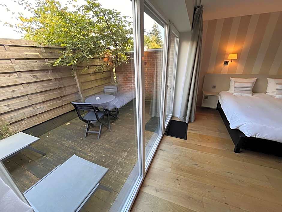 Le 24 Hotel