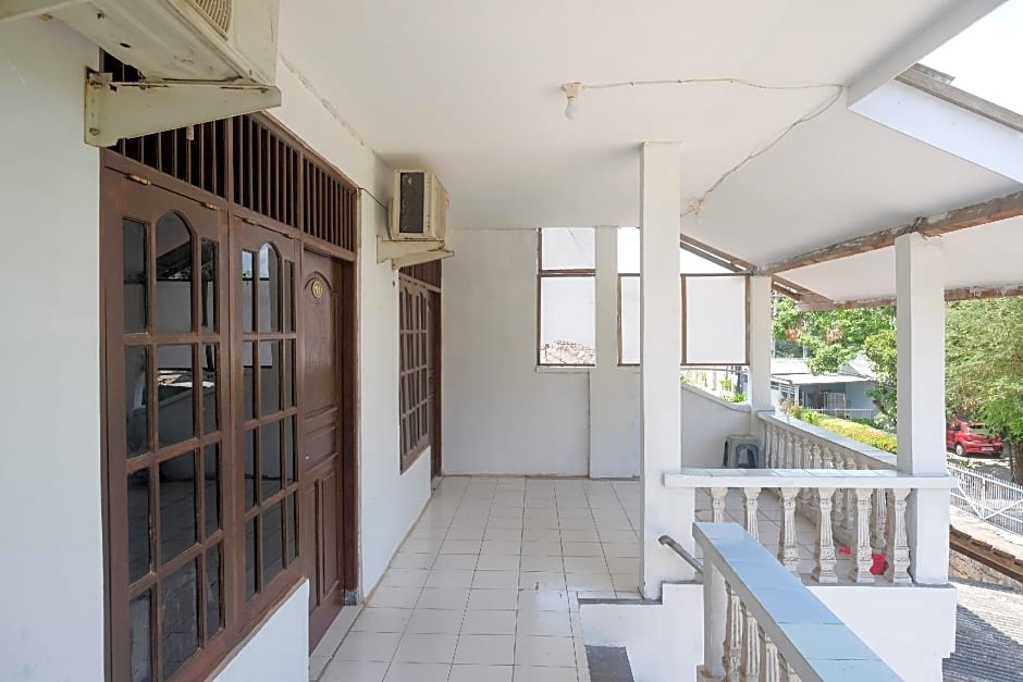 RedDoorz near Plaza Ambarrukmo Yogyakarta