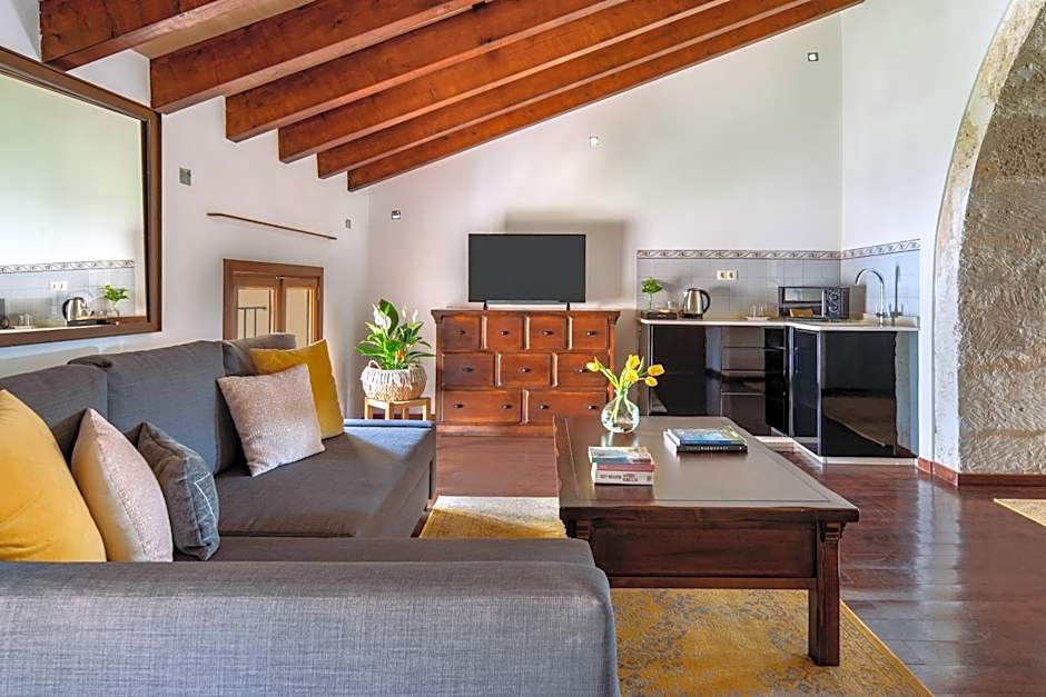 Can Joan Capo - Adults Only