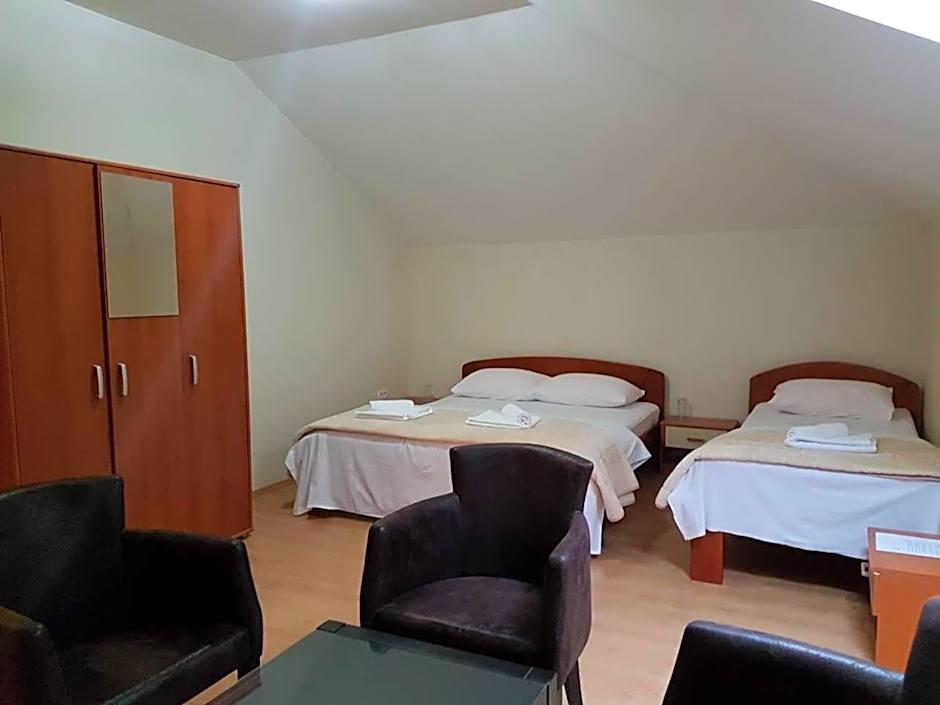 OSTROG Aparthotel KOLIBA-VLASTNIŠTVO MANASTIRA OSTROG