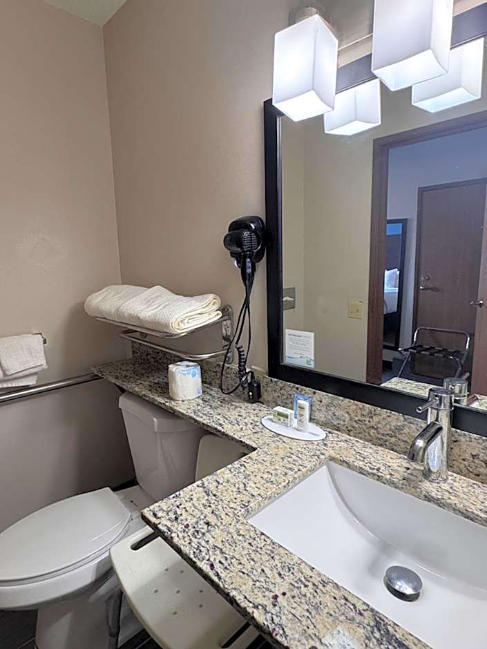 Baymont Inn & Suites by Wyndham Richmond