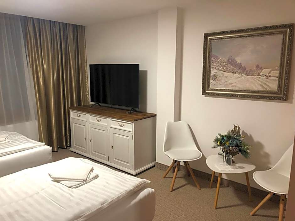 HOTEL GALERIA PEZINSKA BABA
