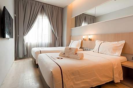 Deluxe Twin with Window