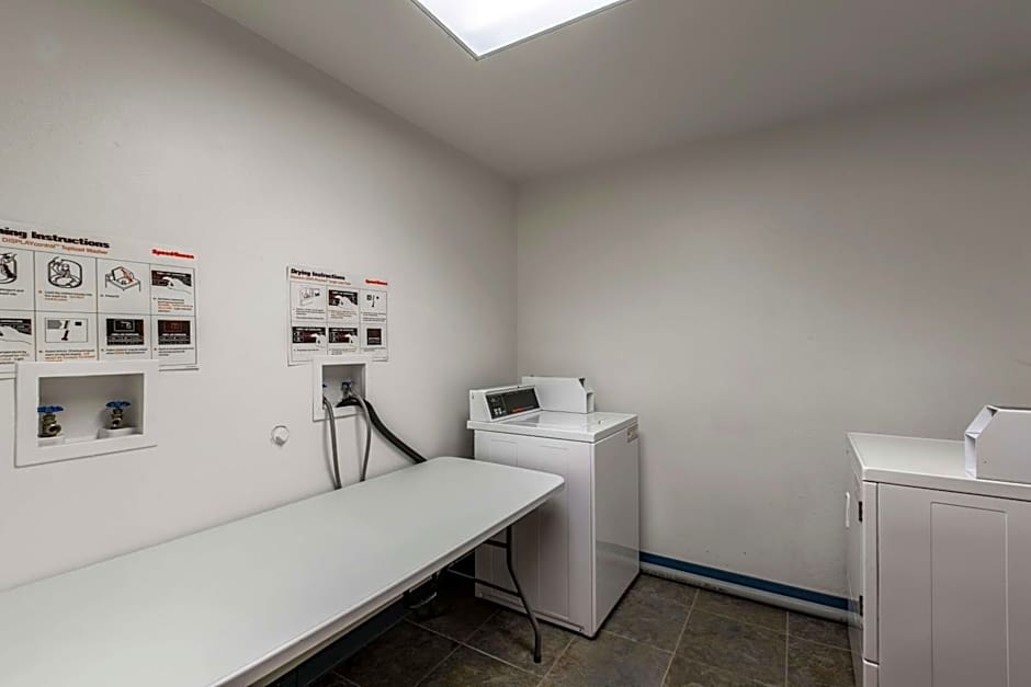 Motel 6-Baraboo, WI - Lake Delton-Wisconsin Dells