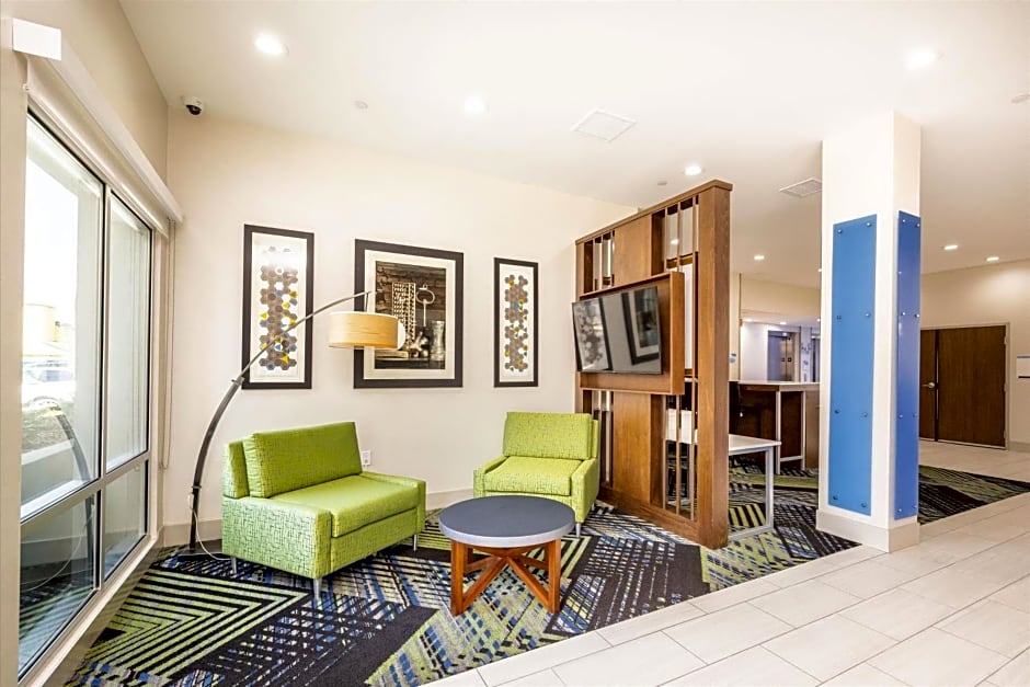 Holiday Inn Express & Suites - San Jose Silicon Valley, an IHG Hotel