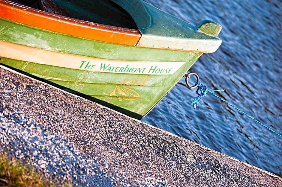 The Waterfront House Country Home