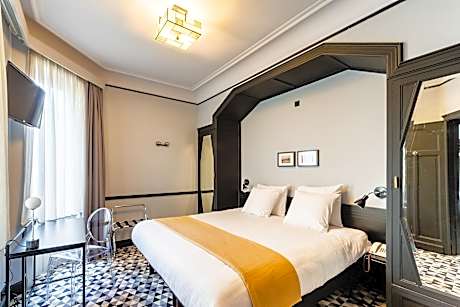 Classic Room with 1 queensize bed