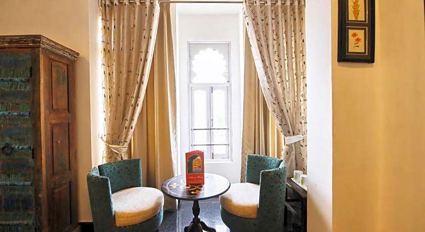 Bloom Boutique I Lake Pichola