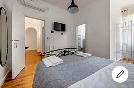 ES - Essential Solution & Emotion Stories (locazione turistica)