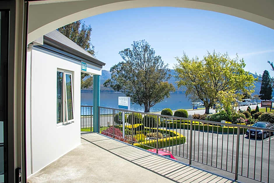 Radfords on the Lake