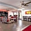 Econo Lodge Inn & Suites