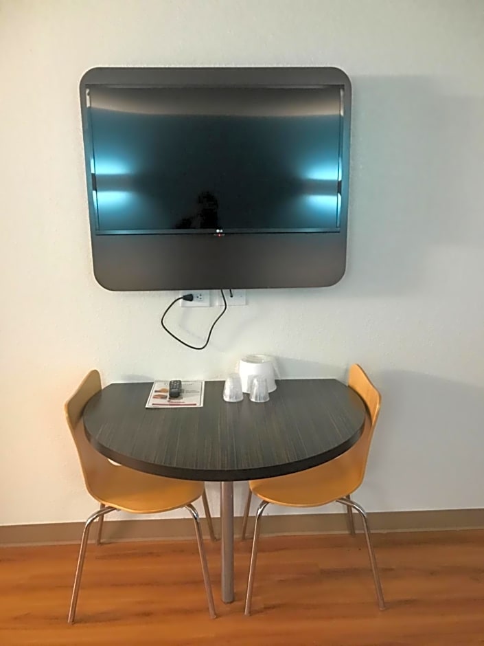Motel 6-Raleigh, NC - North