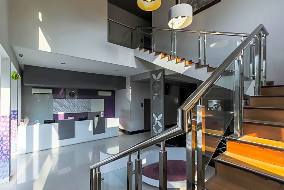 RedDoorz near Goa Sunyaragi