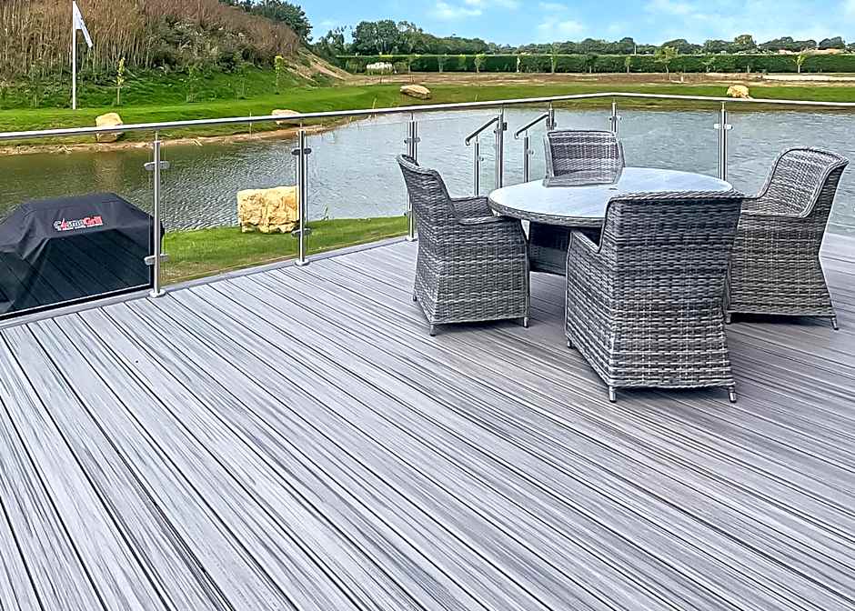 Lakeside Luxury Lodges