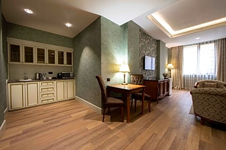 Deluxe Room - Long Stay