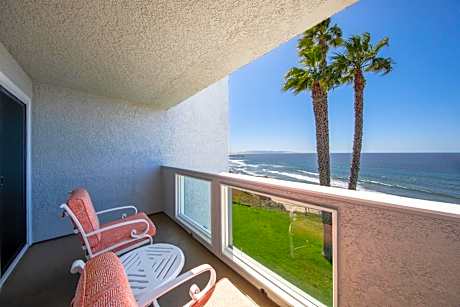 Deluxe King Room with Ocean View