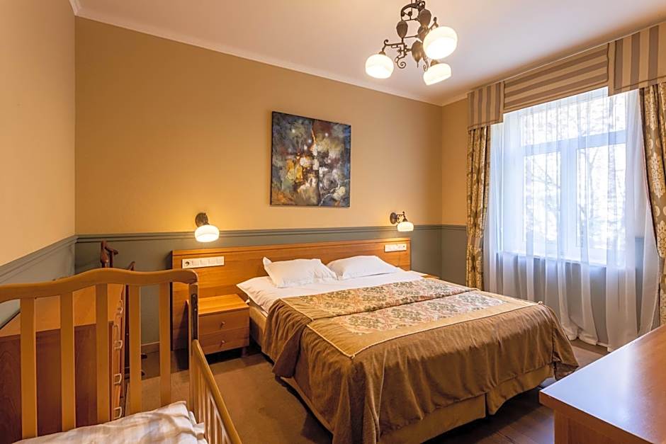 Frapolli Hotel on Deribasivska street