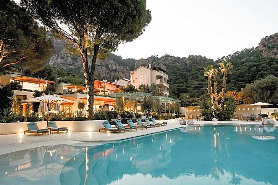 Perios Beach House - Adults Only
