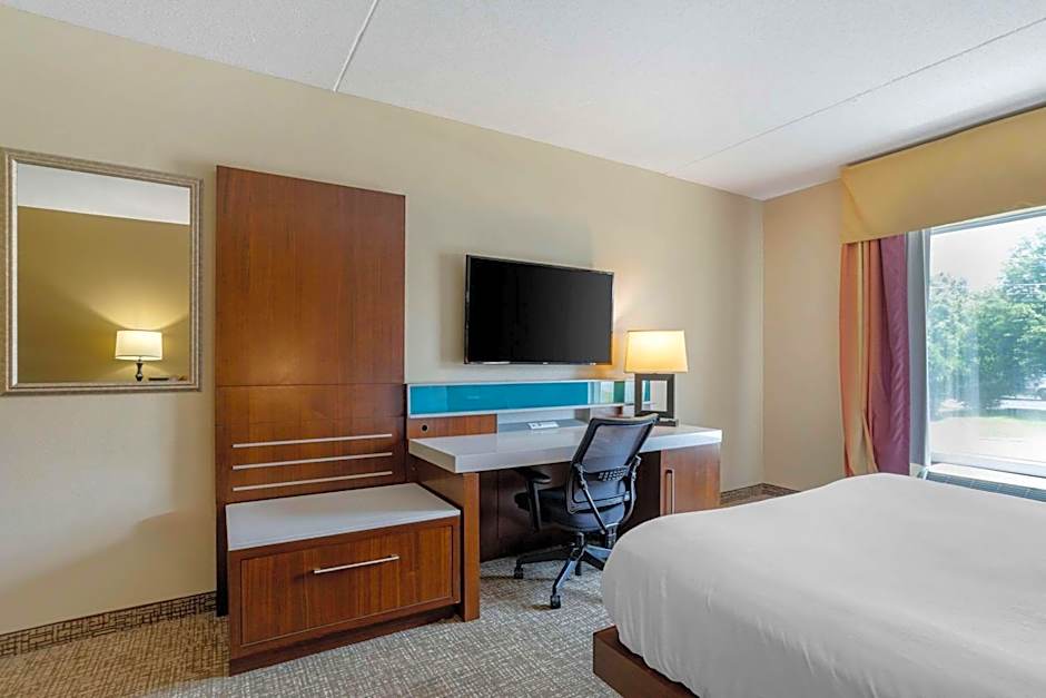 Comfort Suites East
