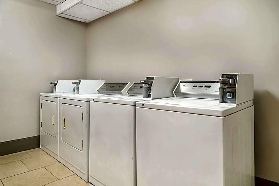 Country Inn & Suites by Radisson, Rossford - Toledo South