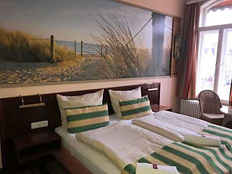 Standard Double Suite