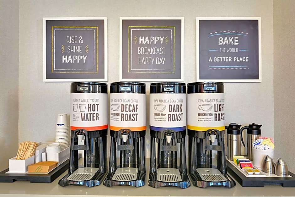 Hampton Inn By Hilton Salem, Ma