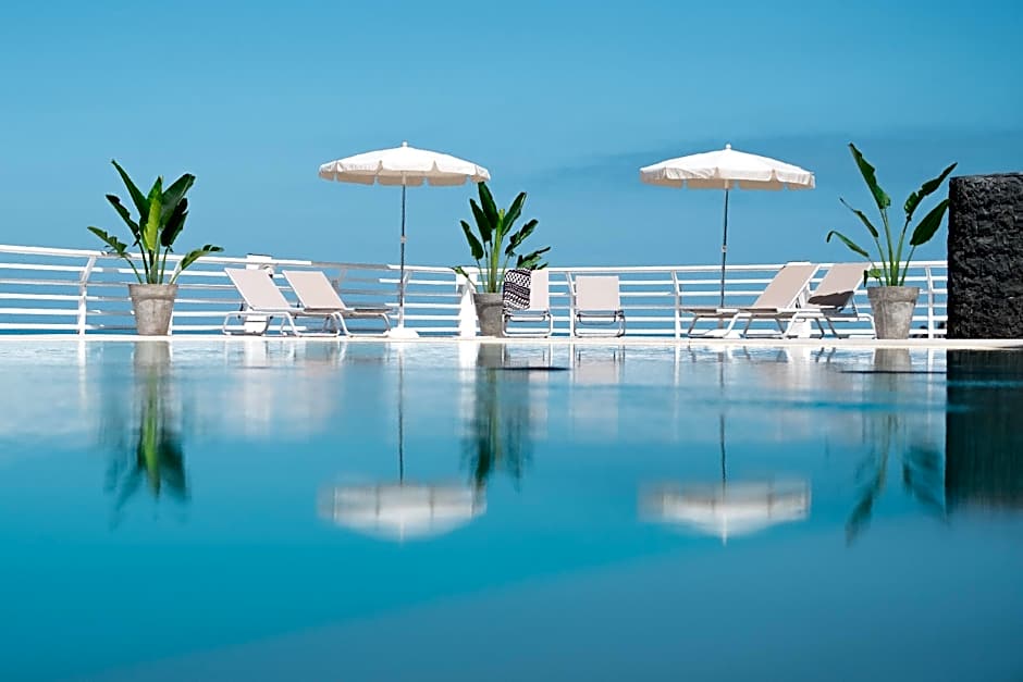 Atlantic Holiday Hotel