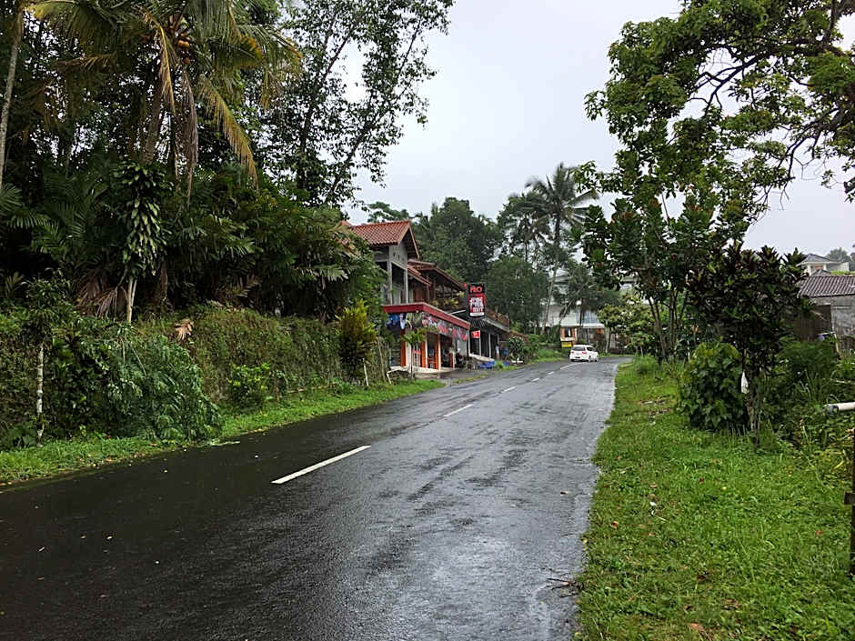 Penginapan Cipto Wening by ZUZU