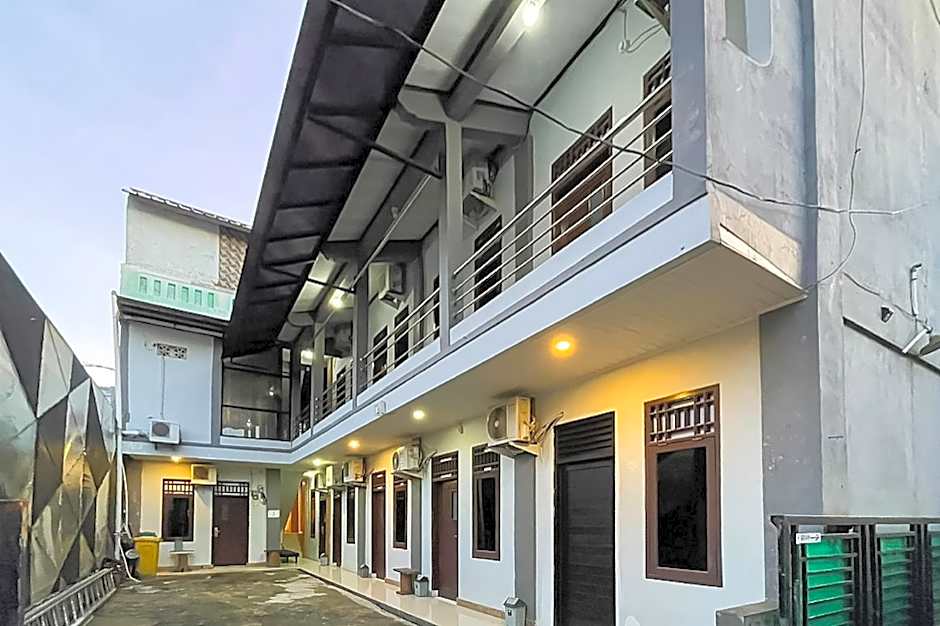 RedDoorz Syariah near Mall Of Serang