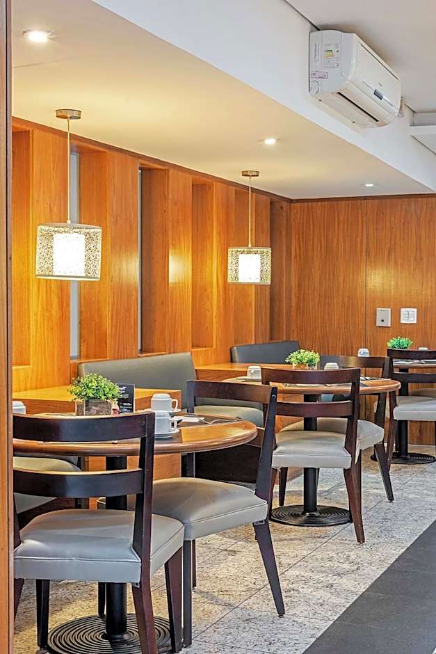 Slaviero Essential Curitiba Batel