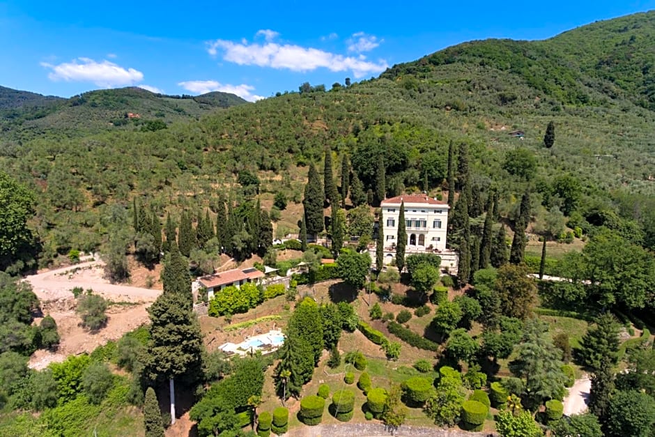 Villa Alta - Residenza d'epoca con piscina