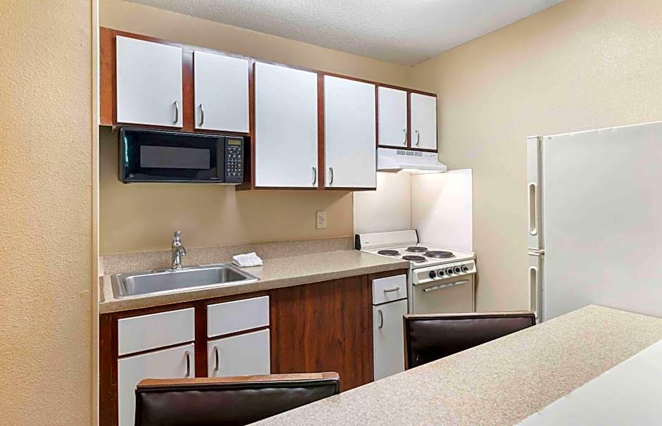 Extended Stay America Suites - St. Louis - Earth City