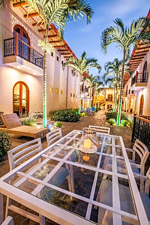 Hotel Plaza Marbella Granada