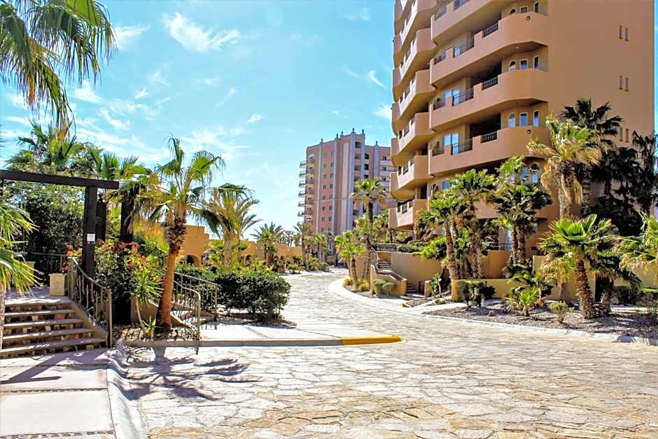 Bella Sirena 305-A - Elegant Oceanview Condo on Beachfront Resort