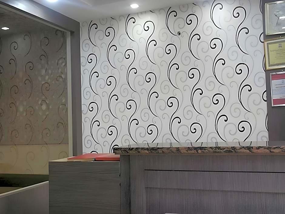 Abhineet Palace Hotel