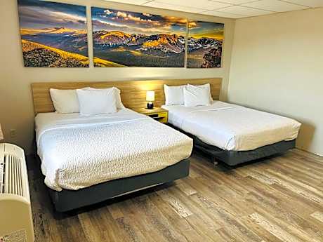 2 Queen Beds Pet-Friendly Non-Smoking